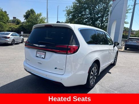 Used 2024 Chrysler Pacifica Limited FWD image 7