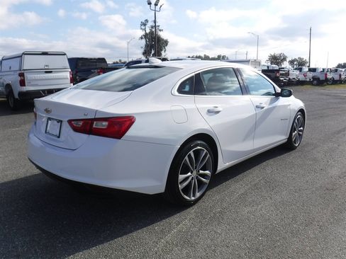 Used 2023 Chevrolet Malibu LT image 2