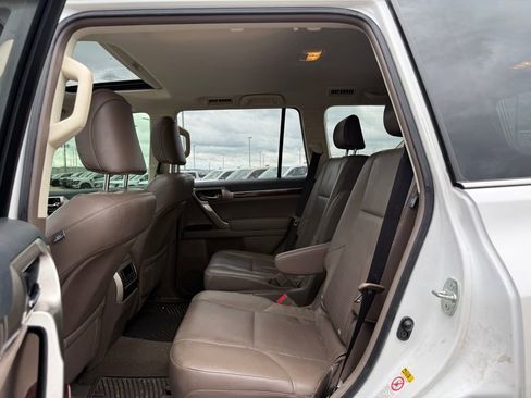 Used 2017 Lexus GX 460 Premium AWD/4WD image 8