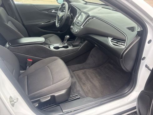Used 2018 Chevrolet Malibu LS image 8