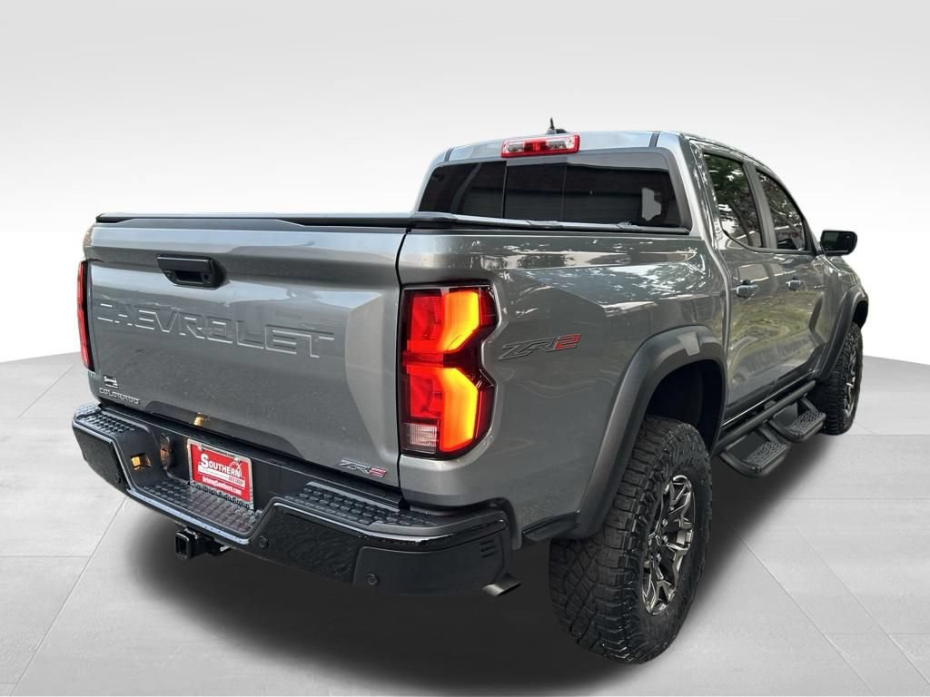 Used 2026 Chevrolet Colorado ZR2 w/ Technology Package AWD/4WD image 5