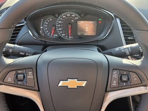 Certified 2022 Chevrolet Trax LT w/ LT Convenience Package image 21