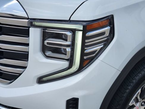Used 2025 GMC Sierra 1500 SLT RWD image 9