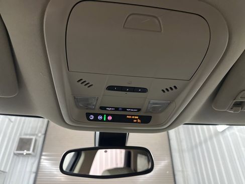 Used 2020 Buick Enclave Essence image 25