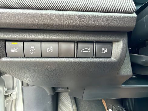 Used 2025 Toyota Camry LE FWD image 12