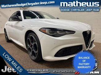 Used 2024 Alfa Romeo Giulia Veloce AWD/4WD video 1