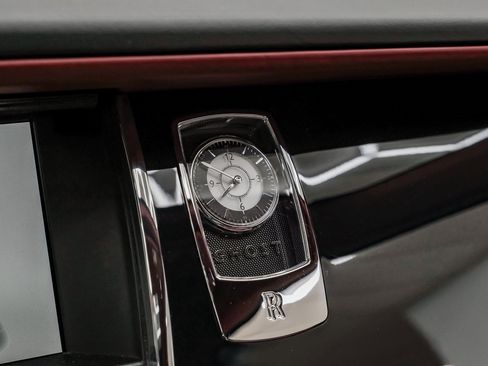 Used 2014 Rolls-Royce Ghost image 37