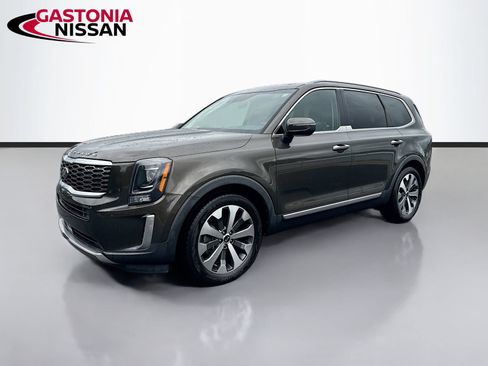 Used 2020 Kia Telluride S w/ S 8 Passenger Seating Package FWD image 3
