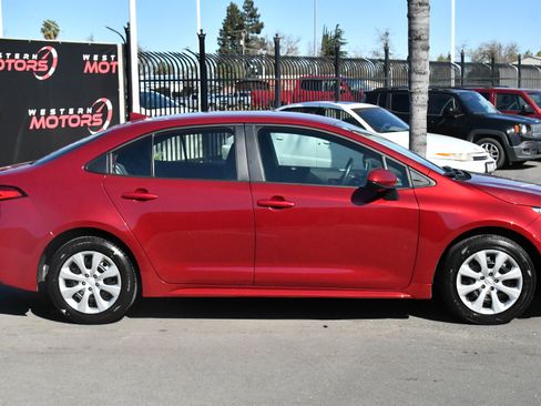 Used 2024 Toyota Corolla LE image 9