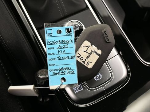 Used 2025 Kia Telluride EX w/ EX Captain's Chair Package FWD image 27