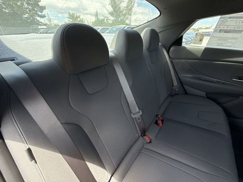 Used 2025 Hyundai Elantra SE FWD image 26