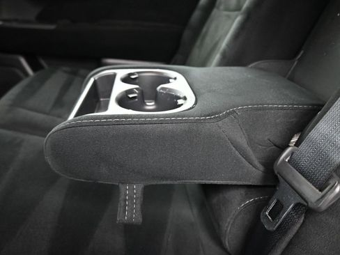 Used 2015 Nissan Pathfinder S image 32