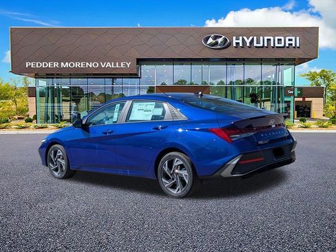 New 2025 Hyundai Elantra SEL image 4