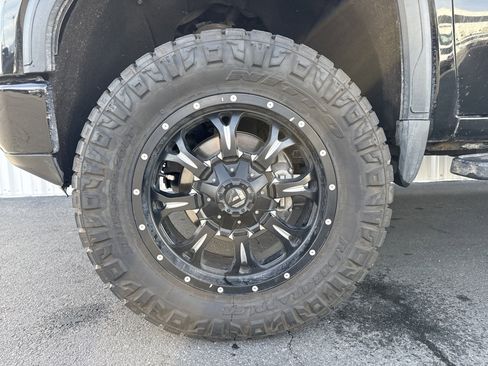 Used 2020 GMC Sierra 1500 AT4 w/ AT4 Premium Package image 3