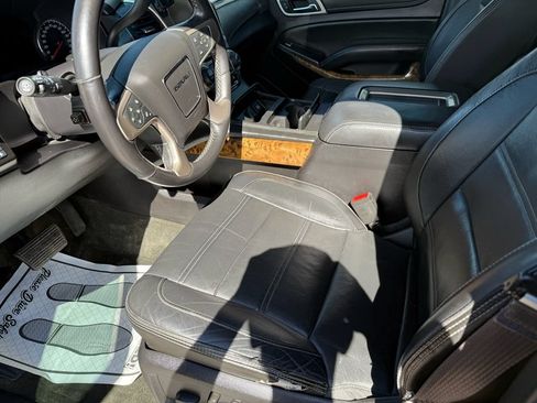 Used 2015 GMC Yukon Denali w/ Touring Package AWD/4WD image 33
