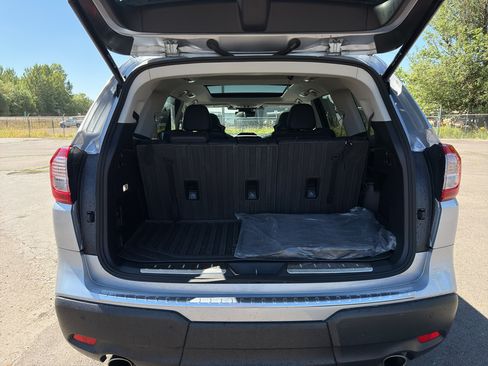 Used 2025 Subaru Ascent Touring w/ Popular Package #1 AWD/4WD image 9