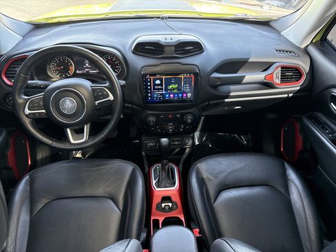 Used 2018 Jeep Renegade Trailhawk image 16