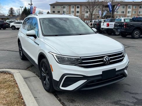 Used 2024 Volkswagen Tiguan SE AWD/4WD image 6