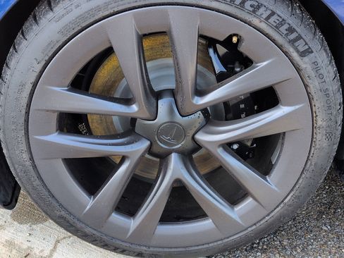 Used 2021 Tesla Model S Plaid image 13