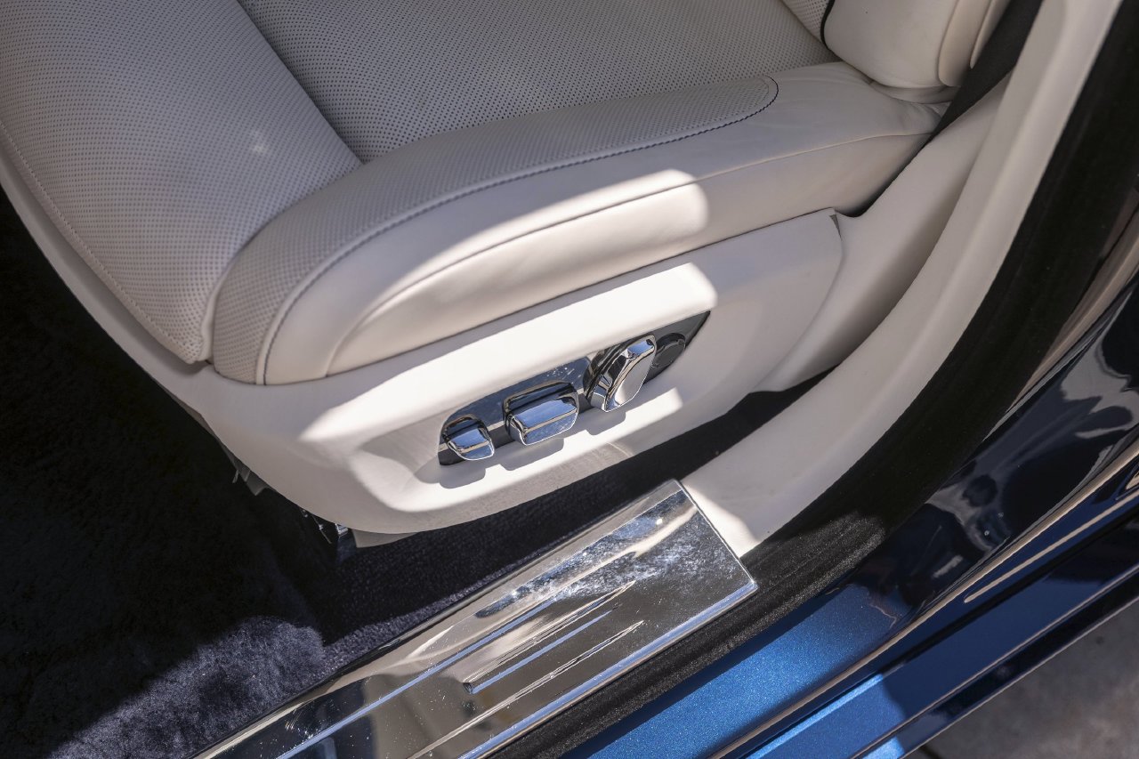 Certified 2025 Rolls-Royce Ghost AWD/4WD image 23