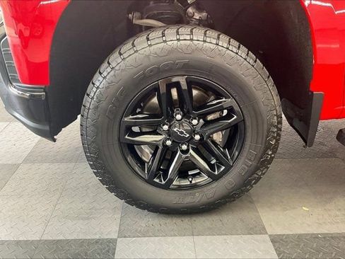 Used 2021 Chevrolet Silverado 1500 Custom Trail Boss w/ LPO, Dark Essentials Package AWD/4WD image 8