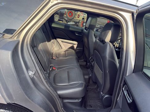 Used 2019 Jaguar F-PACE S image 11