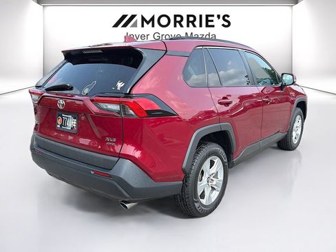 Used 2021 Toyota RAV4 XLE w/ XLE Grade Weather Package AWD/4WD image 5