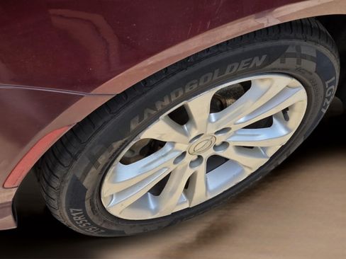 Used 2015 Chrysler 200 Limited FWD image 8