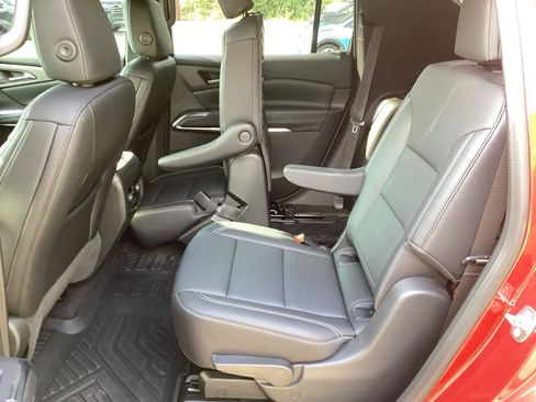 Used 2026 Chevrolet Traverse LT w/ Driver Confidence Package FWD image 5