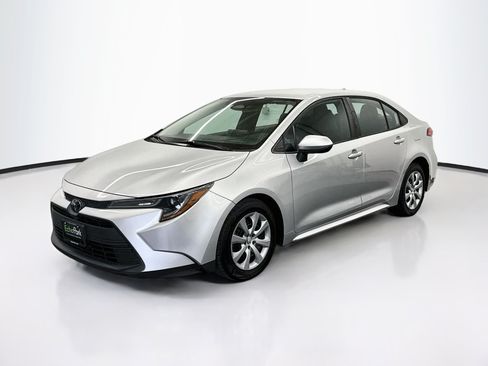 Used 2023 Toyota Corolla LE FWD image 3