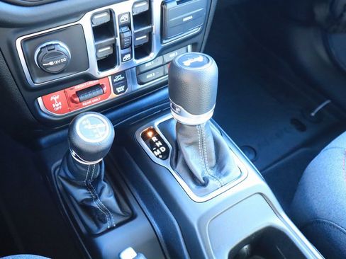 New 2026 Jeep Wrangler Unlimited Rubicon w/ Convenience Group image 8