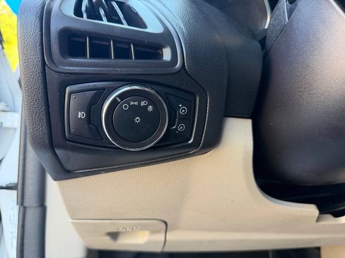 Used 2012 Ford Focus SEL FWD image 18
