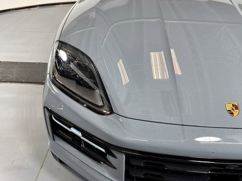 Certified 2025 Porsche Cayenne Coupe image 26