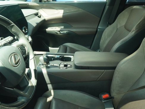 Certified 2023 Lexus RX 350 AWD w/ Accessory Package (K3) image 9