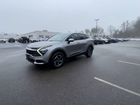 Used 2023 Kia Sportage LX image 12