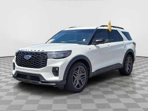 Certified 2025 Ford Explorer ST-Line w/ Premium Package RWD image 3