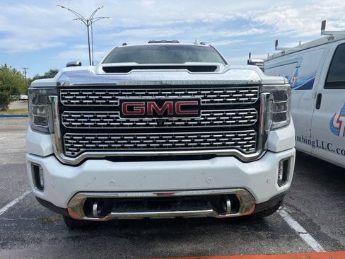 Used 2021 GMC Sierra 3500 Denali w/ Denali Ultimate Package AWD/4WD image 2