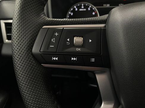 New 2025 Mitsubishi Outlander SE image 15