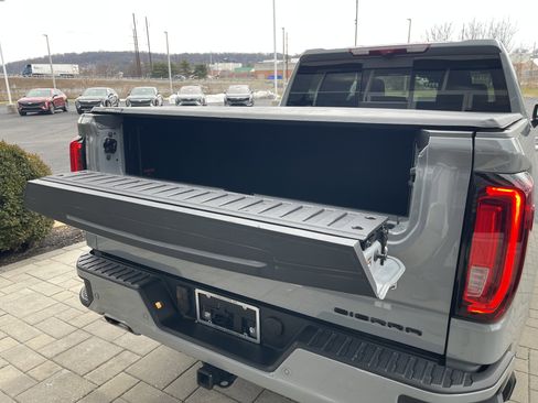 Used 2025 GMC Sierra 1500 Denali w/ Denali Reserve Package image 8