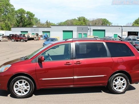 Used 2005 Toyota Sienna XLE AWD/4WD image 6