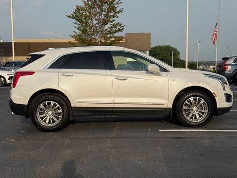 Used 2018 Cadillac XT5 Luxury FWD image 2