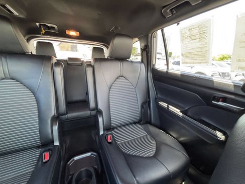 Used 2025 Toyota Highlander XSE AWD/4WD image 41