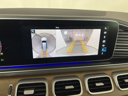 Used 2020 Mercedes-Benz GLS 450 4MATIC image 9