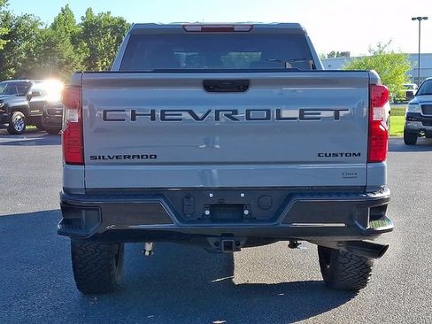 Used 2024 Chevrolet Silverado 1500 Custom Trail Boss w/ Dark Appearance Package AWD/4WD image 8