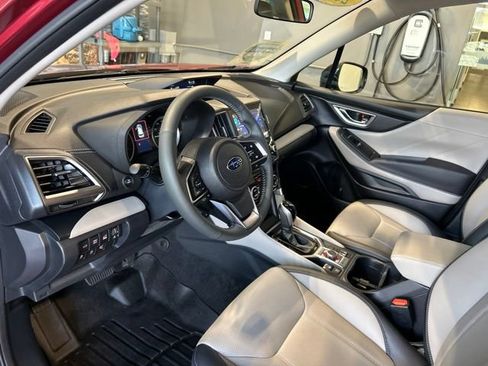 Used 2023 Subaru Forester Limited AWD/4WD image 2