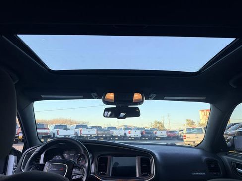 Used 2017 Dodge Charger SXT w/ Blacktop Package image 22