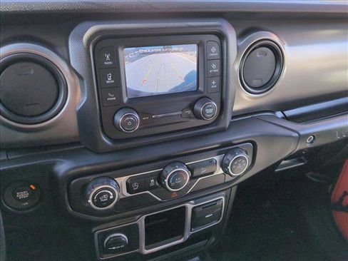 Used 2018 Jeep Wrangler Sport image 14