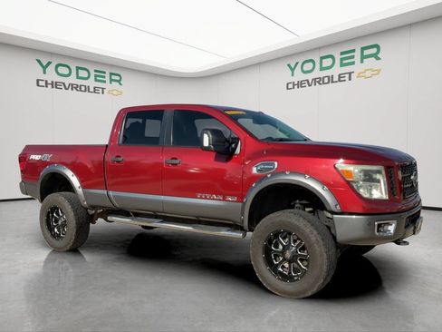 Used 2017 Nissan Titan PRO-4X w/ Pro-4x Convenience Package AWD/4WD image 2