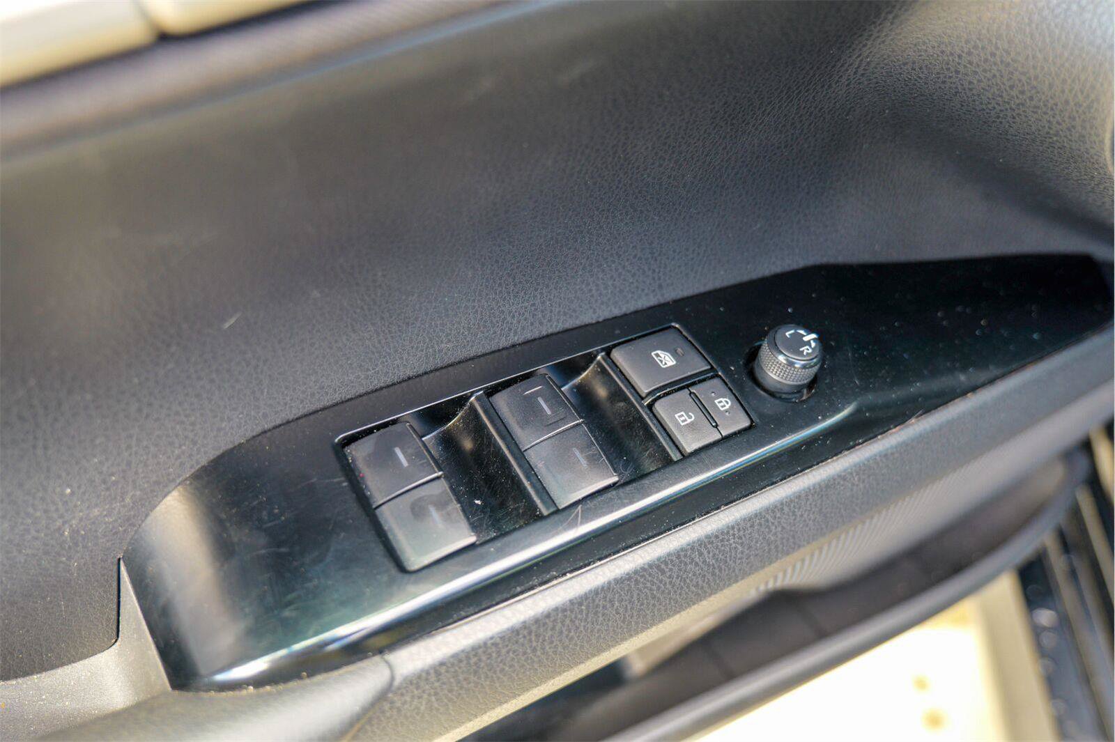 Used 2025 Toyota Camry LE FWD image 25