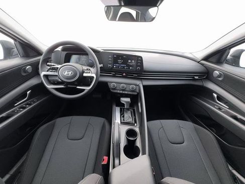 New 2026 Hyundai Elantra SE image 15